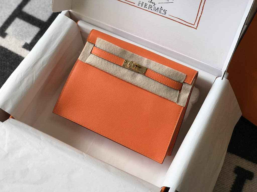 Hermès Kelly Danse II orange Evercolor leather with gold