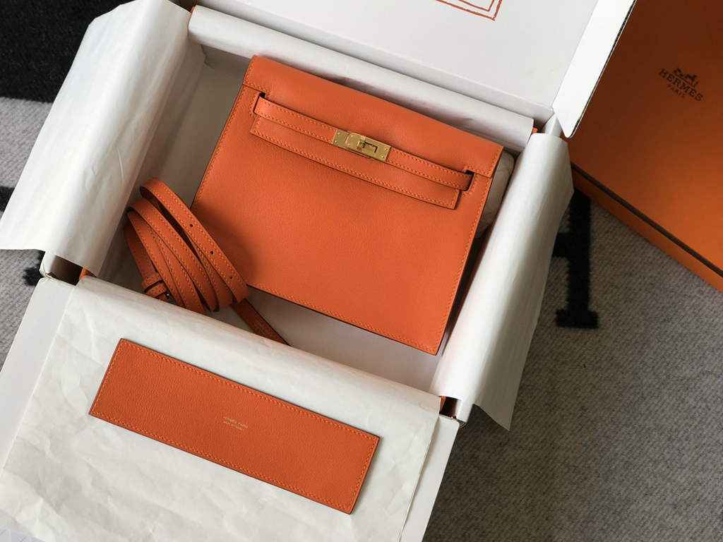 Hermès Kelly Danse II orange Evercolor leather with gold