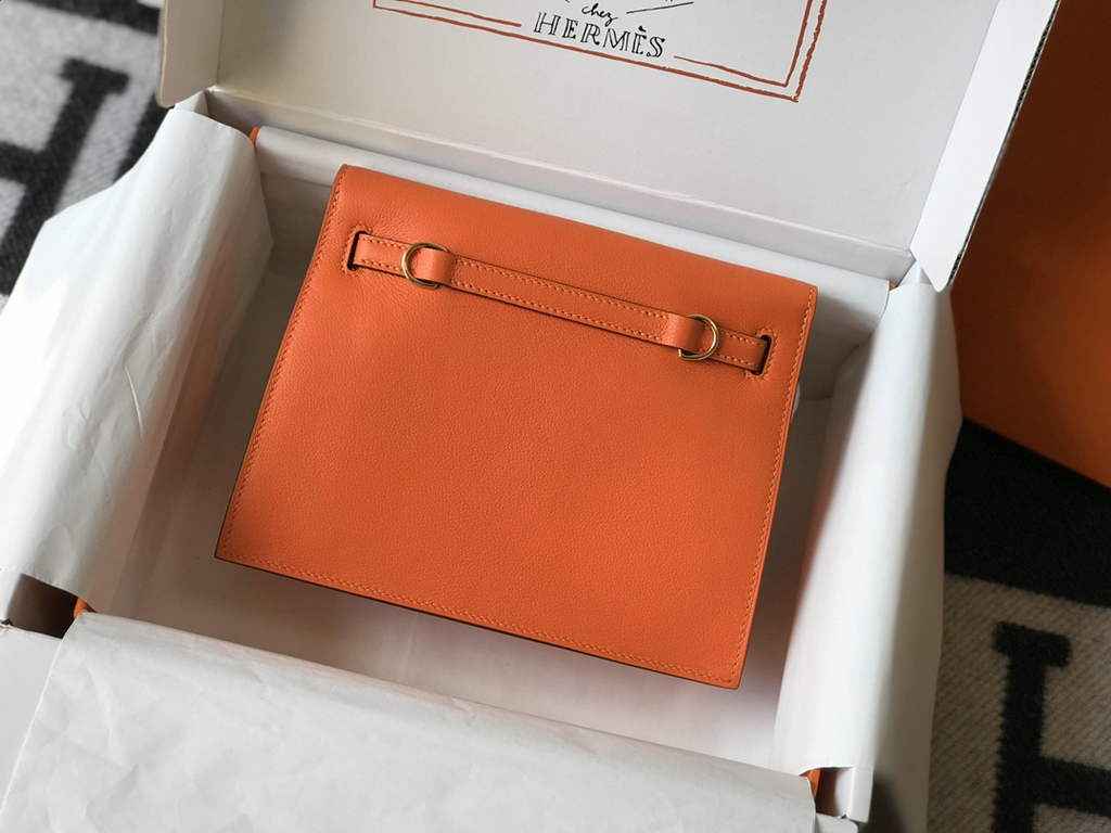 Hermès Kelly Danse II orange Evercolor leather with gold