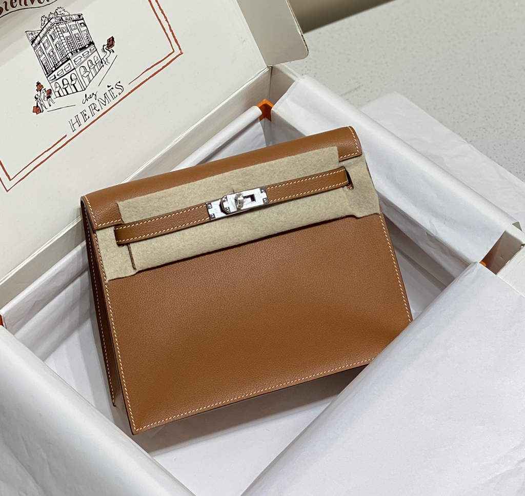 Hermès Kelly Danse II brown Evercolor leather with silver
