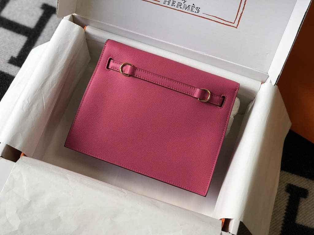 Hermès Kelly Danse II Plum Evercolor leather with gold