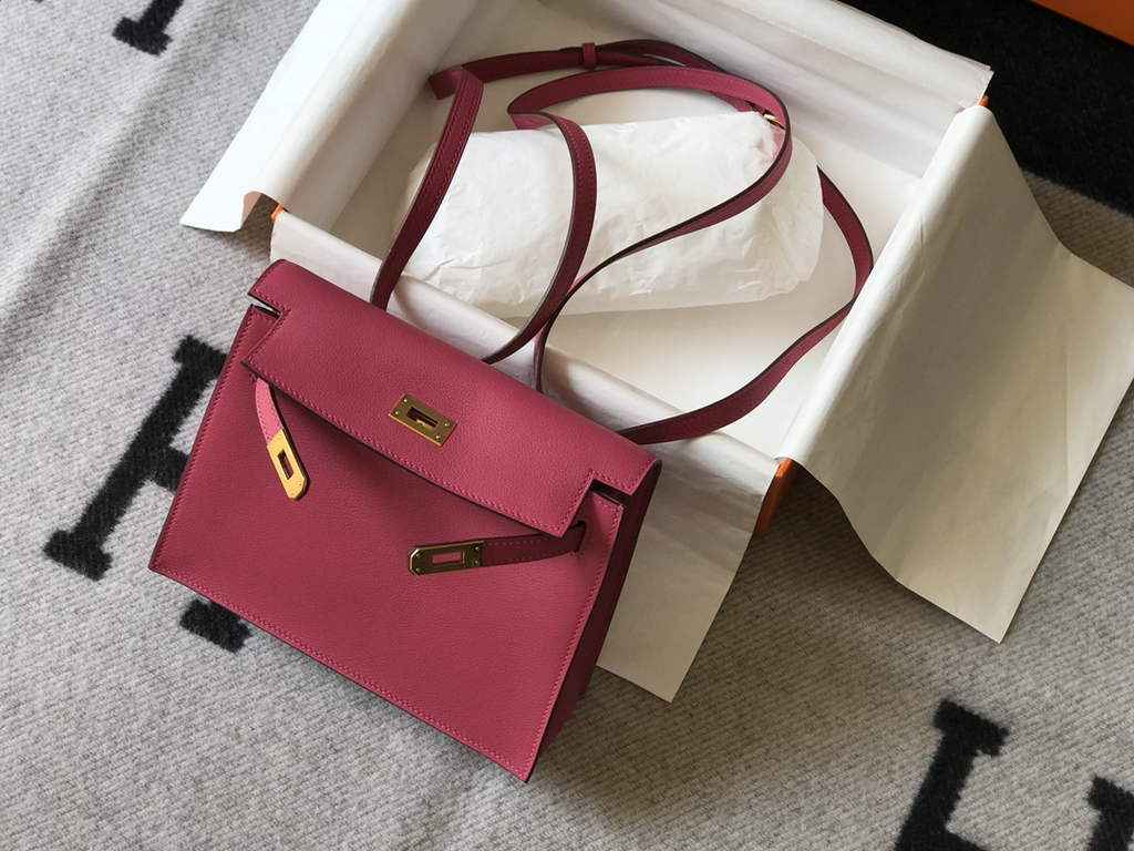 Hermès Kelly Danse II Plum Evercolor leather with gold