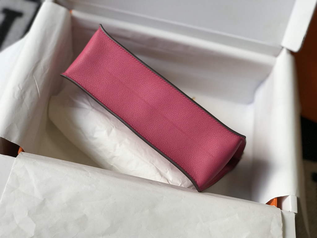 Hermès Kelly Danse II Plum Evercolor leather with gold