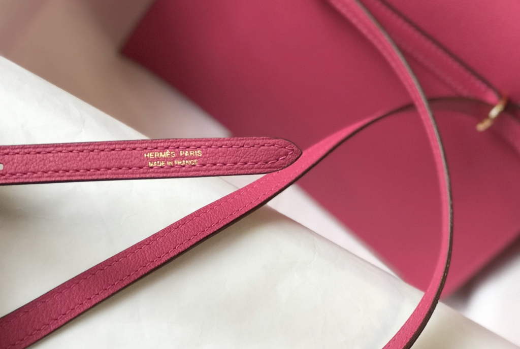 Hermès Kelly Danse II Plum Evercolor leather with gold