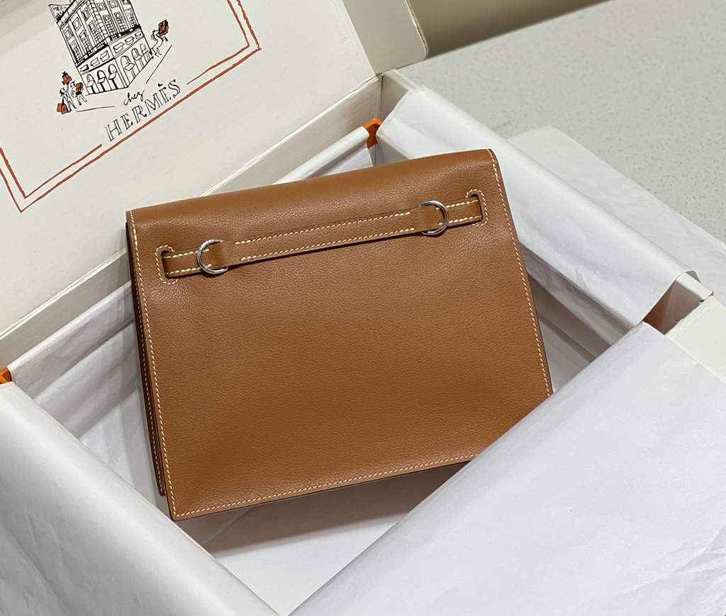 Hermès Kelly Danse II brown Evercolor leather with silver