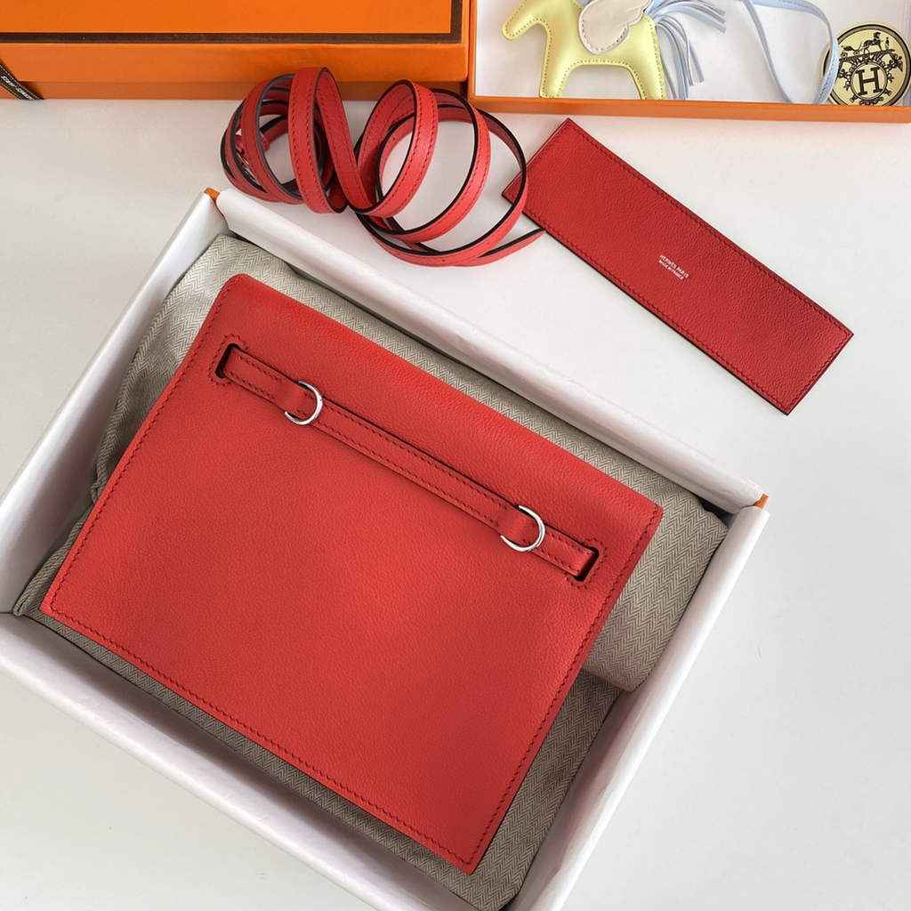 Hermès Kelly Danse II Red Evercolor leather with silver