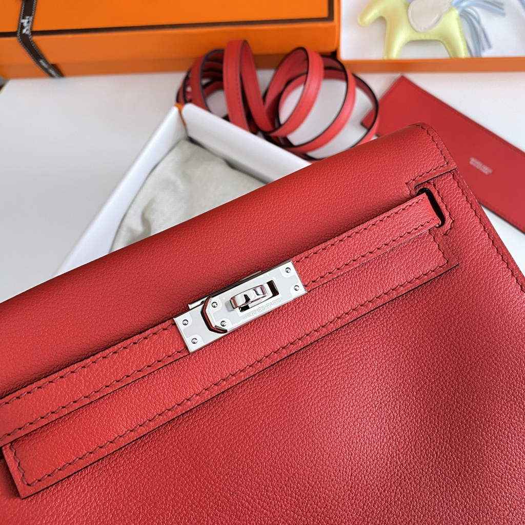 Hermès Kelly Danse II Red Evercolor leather with silver