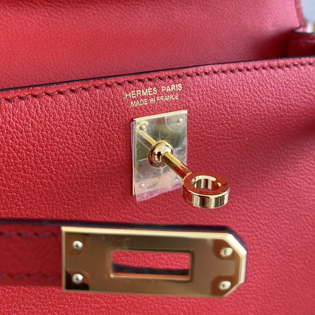 Hermès Kelly Danse II Red Evercolor leather with gold
