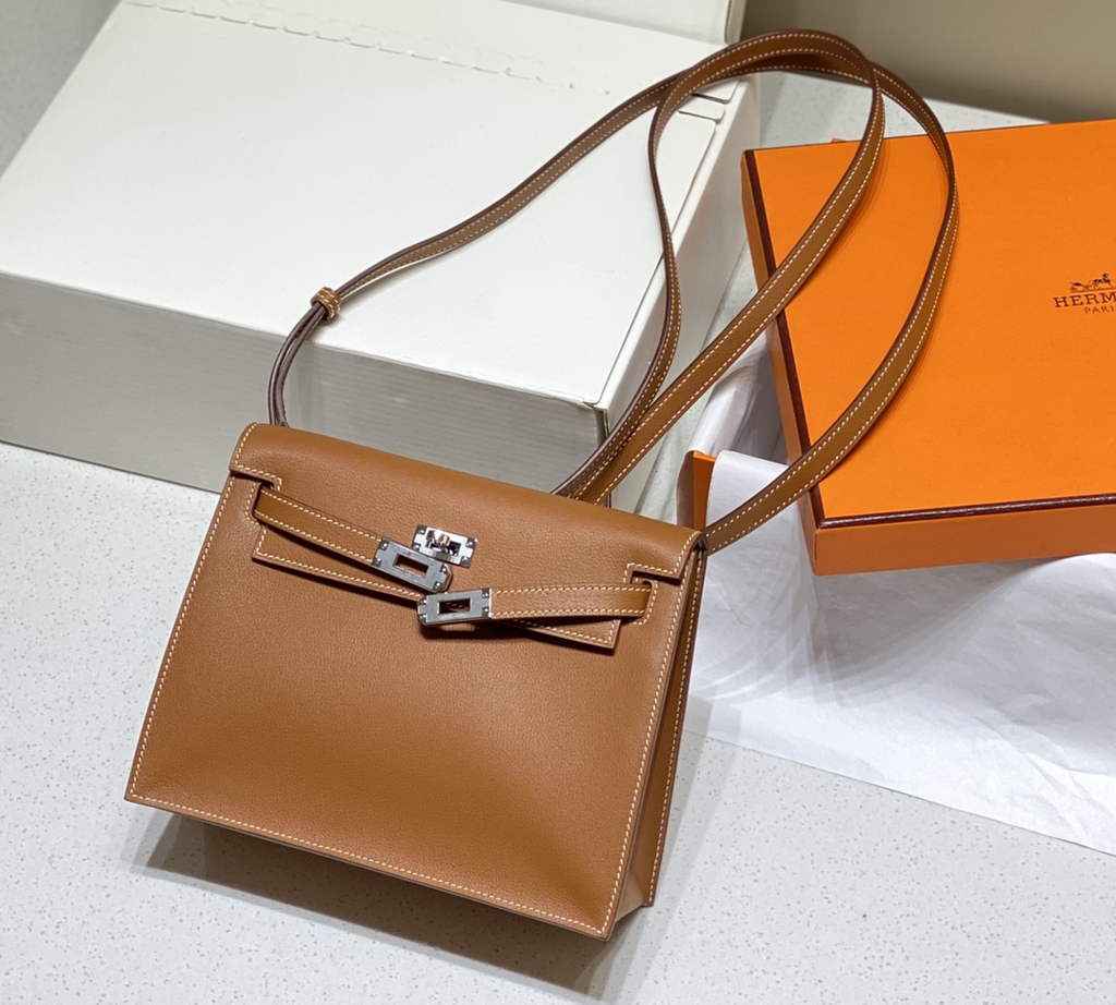 Hermès Kelly Danse II brown Evercolor leather with silver