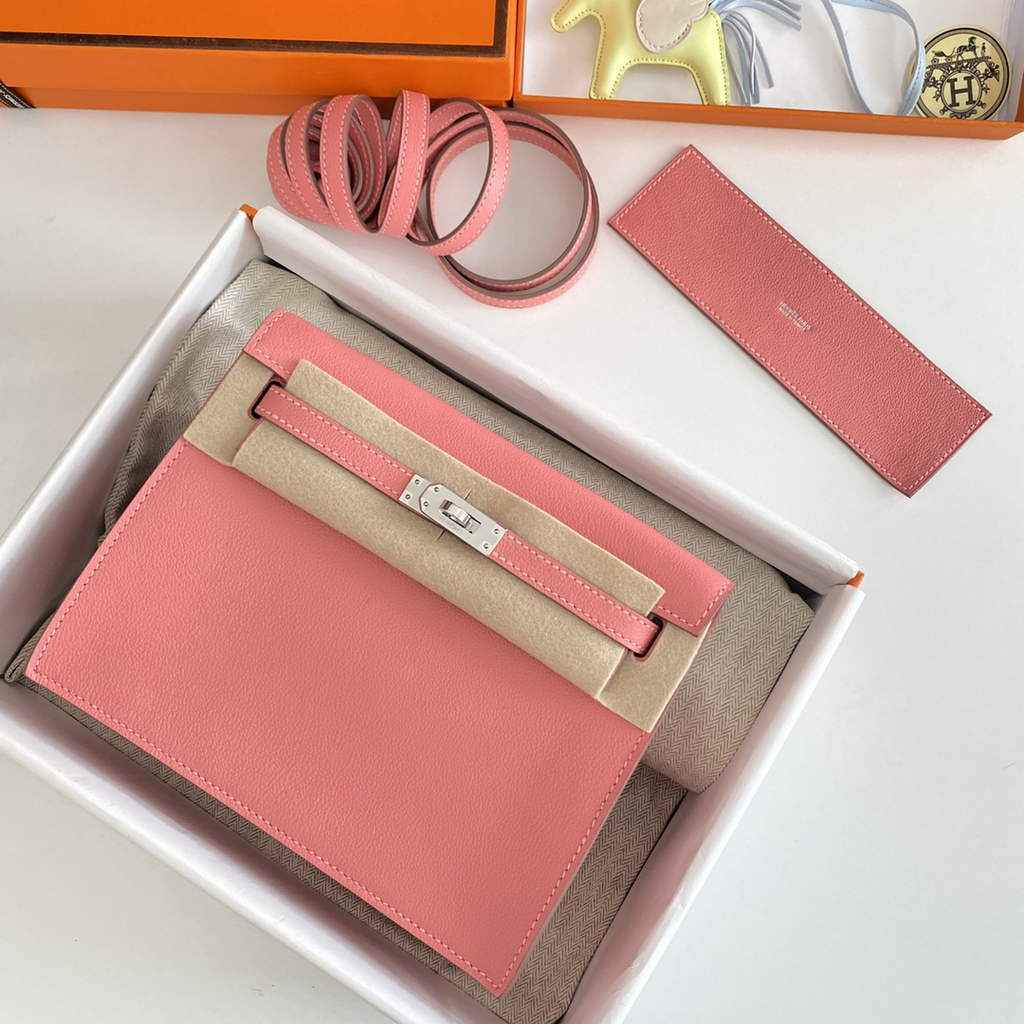 Hermès Kelly Danse II pink Evercolor leather with Silver