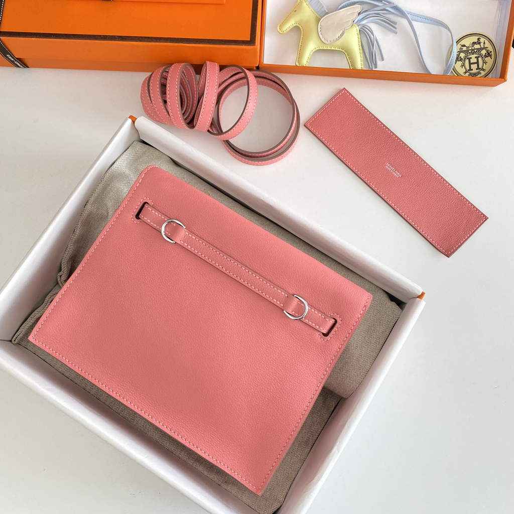 Hermès Kelly Danse II pink Evercolor leather with Silver
