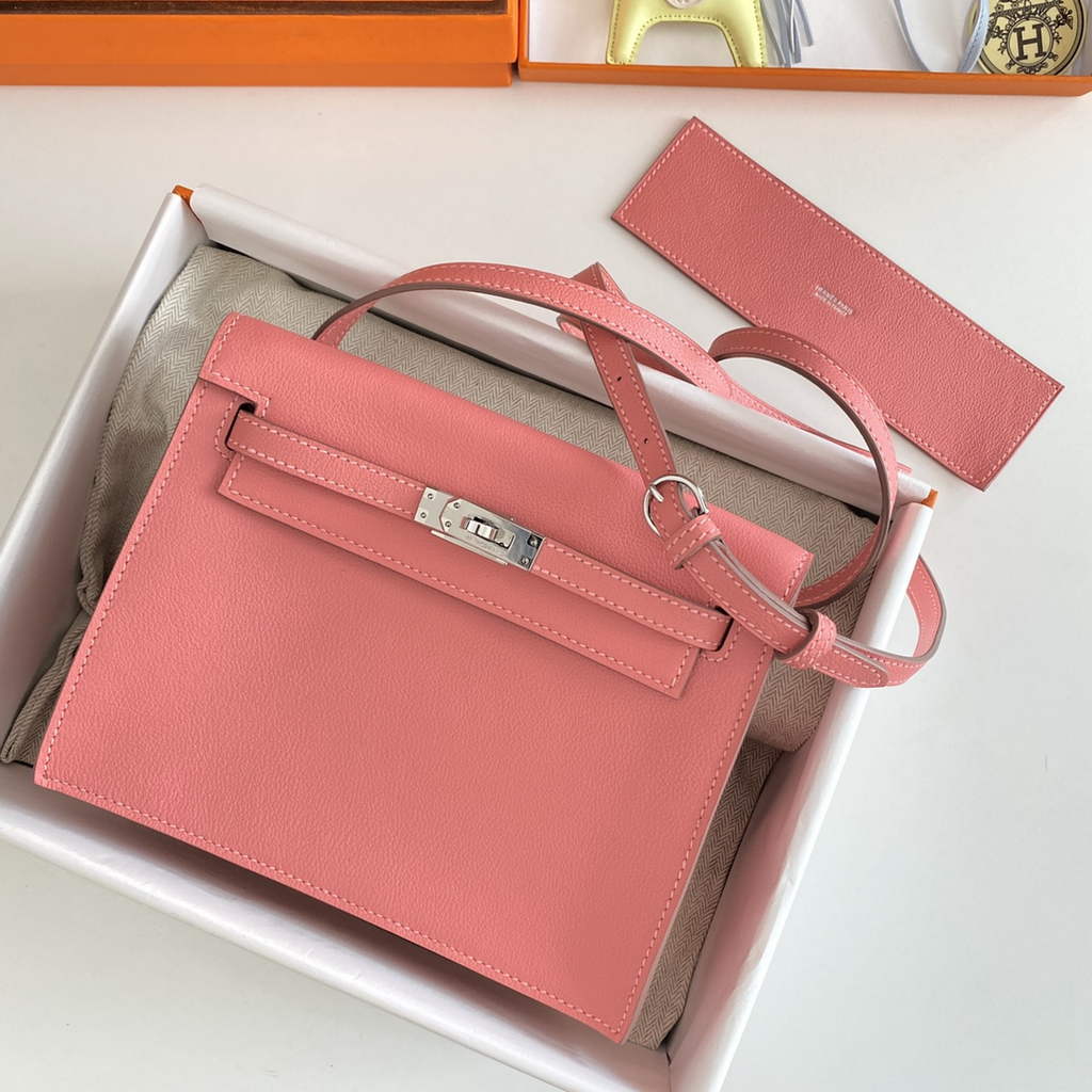Hermès Kelly Danse II pink Evercolor leather with Silver