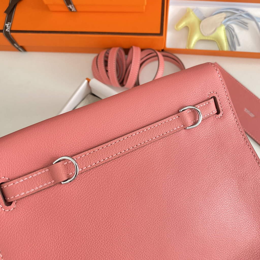 Hermès Kelly Danse II pink Evercolor leather with Silver