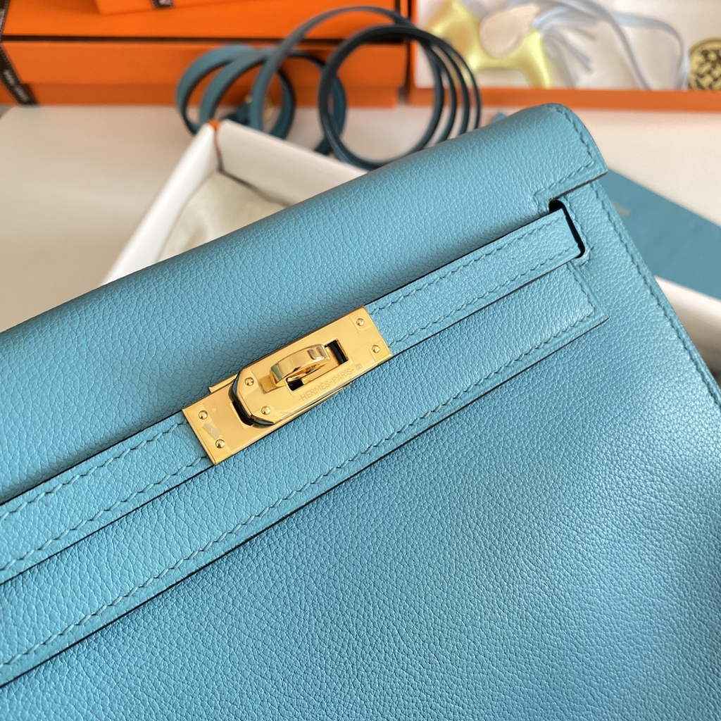 Hermès Kelly Danse II blue Evercolor leather with gold