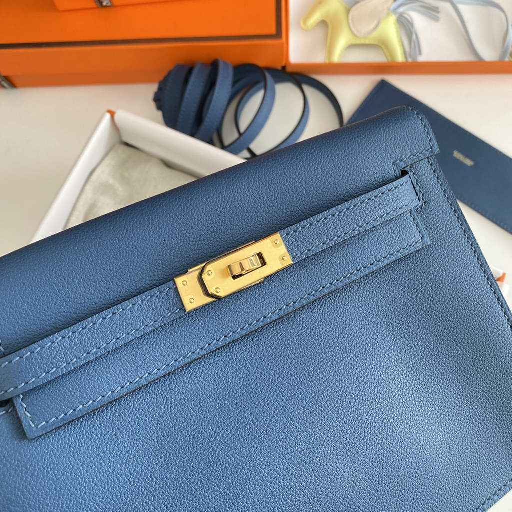 Hermès Kelly Danse II dark blue Evercolor leather with gold
