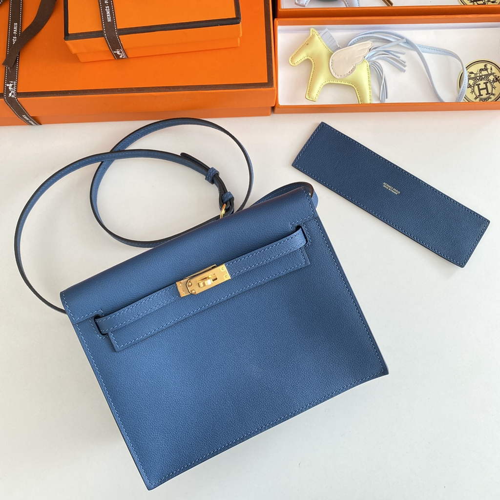 Hermès Kelly Danse II dark blue Evercolor leather with gold