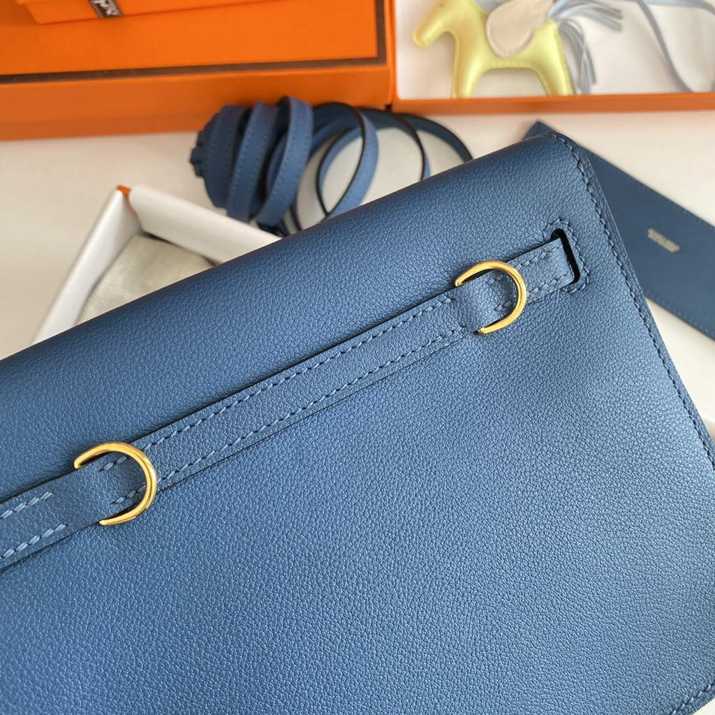 Hermès Kelly Danse II dark blue Evercolor leather with gold