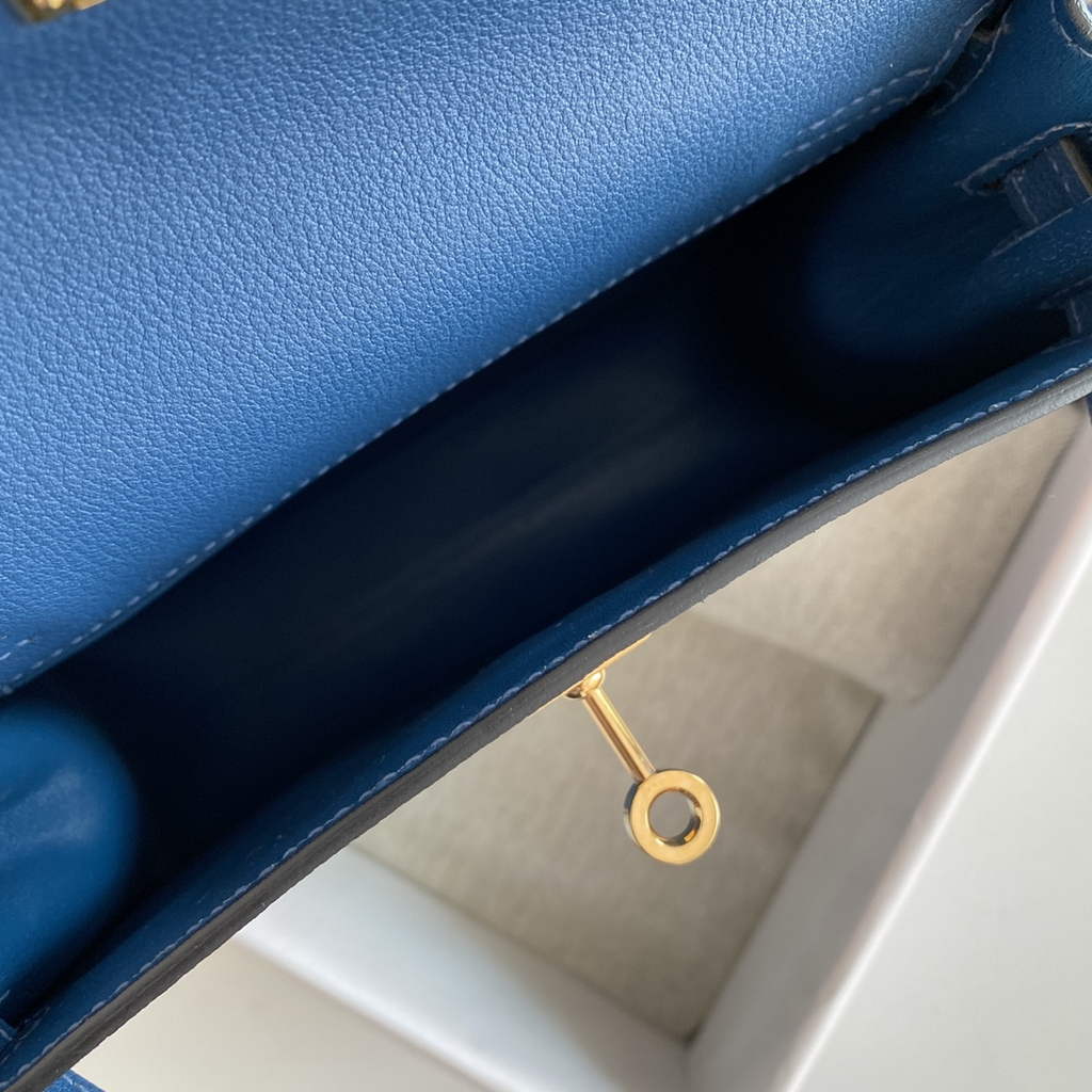 Hermès Kelly Danse II dark blue Evercolor leather with gold