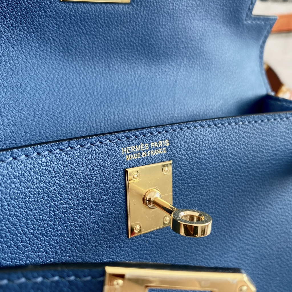Hermès Kelly Danse II dark blue Evercolor leather with gold