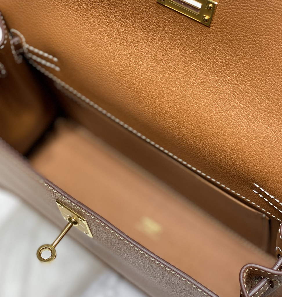 Hermès Kelly Danse II brown Evercolor leather with gold