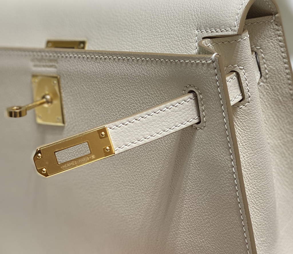 Hermès Kelly Danse II beige Evercolor leather with gold