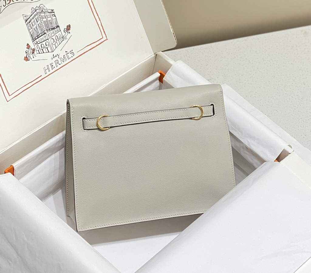 Hermès Kelly Danse II light gray Evercolor leather with gold