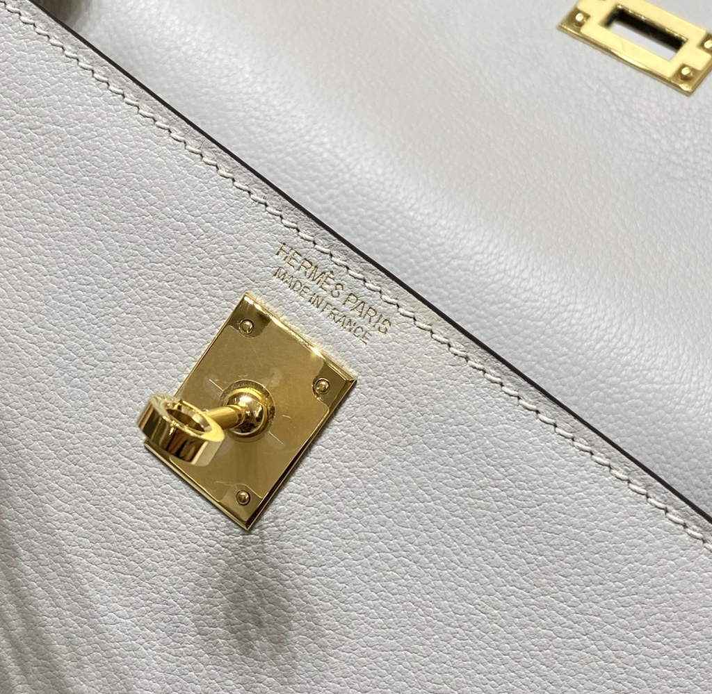 Hermès Kelly Danse II light gray Evercolor leather with gold