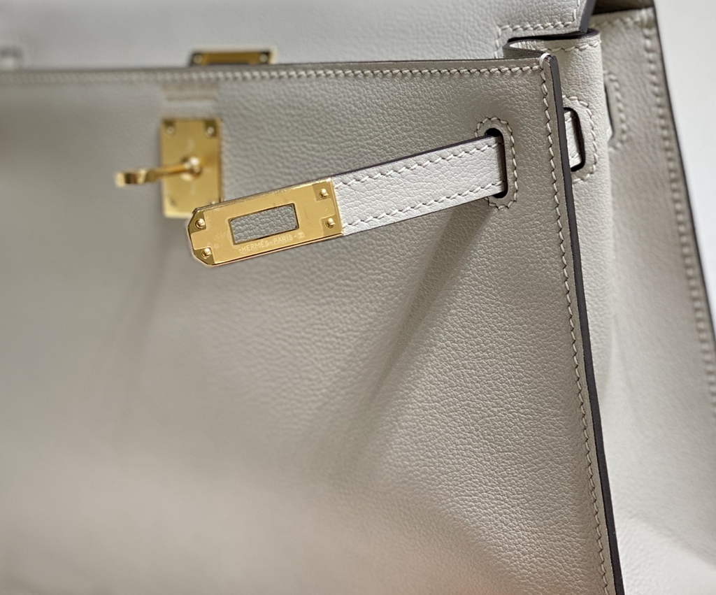 Hermès Kelly Danse II light gray Evercolor leather with gold