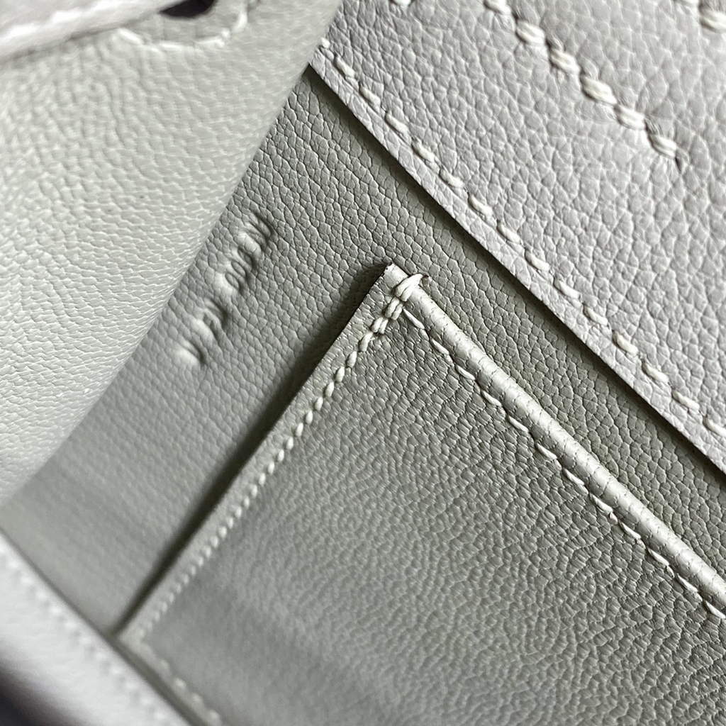 Hermès Kelly Danse II light gray Evercolor leather with gold