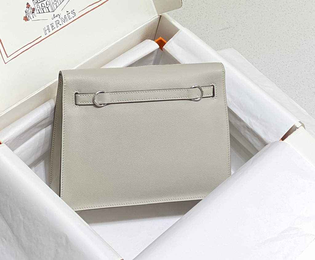 Hermès Kelly Danse II light gray Evercolor leather with silver