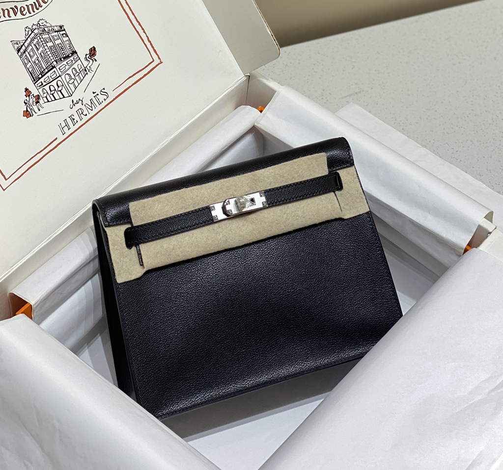 Hermès Kelly Danse II Black Evercolor leather with Silver