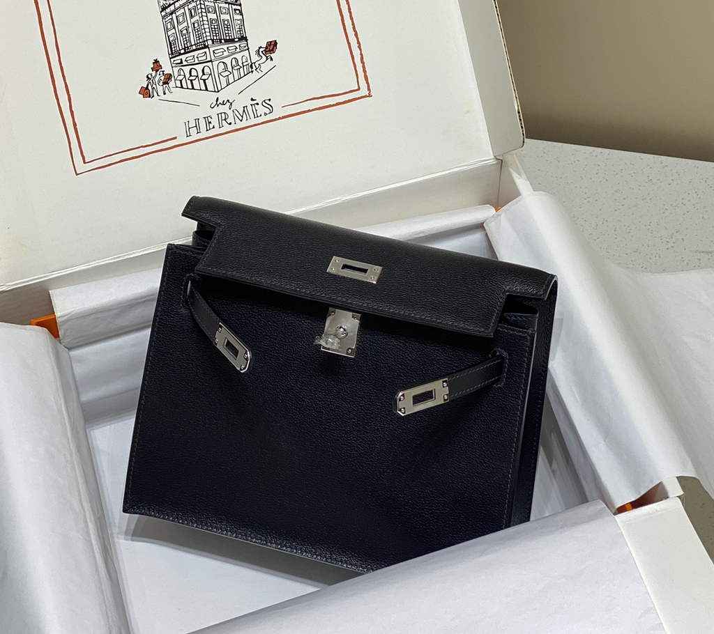 Hermès Kelly Danse II Black Evercolor leather with Silver
