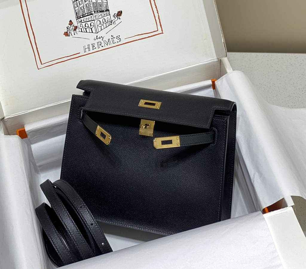 Hermès Kelly Danse II Black Evercolor leather with Gold