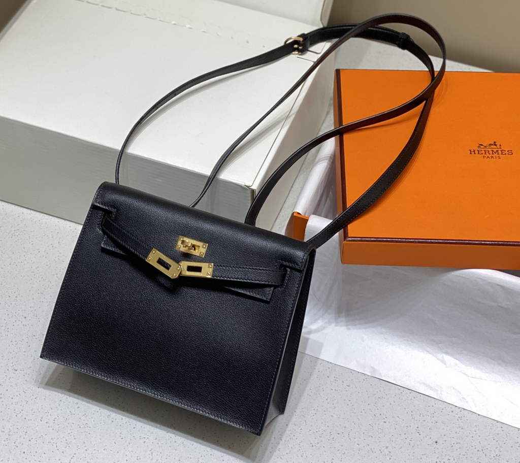 Hermès Kelly Danse II Black Evercolor leather with Gold