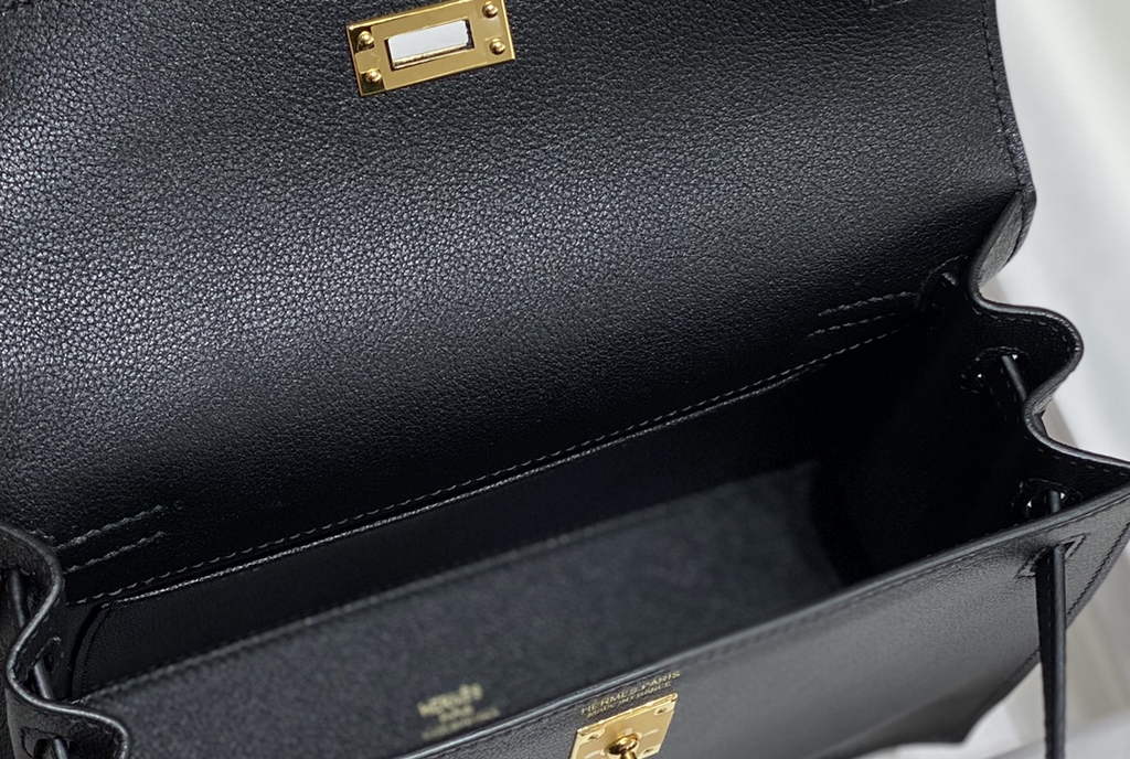 Hermès Kelly Danse II Black Evercolor leather with Gold