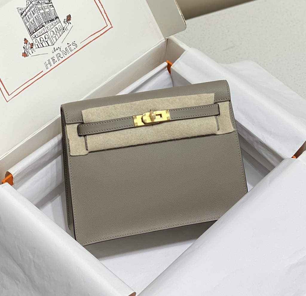 Hermès Kelly Danse II gray Evercolor leather with gold