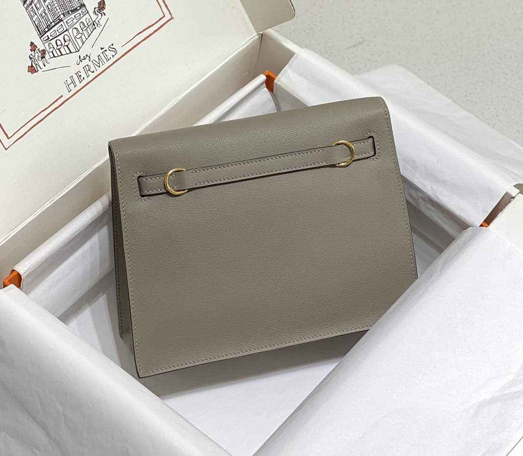 Hermès Kelly Danse II gray Evercolor leather with gold
