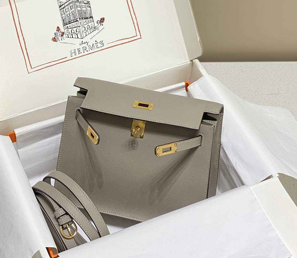 Hermès Kelly Danse II gray Evercolor leather with gold