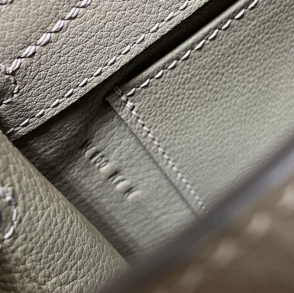 Hermès Kelly Danse II gray Evercolor leather with gold