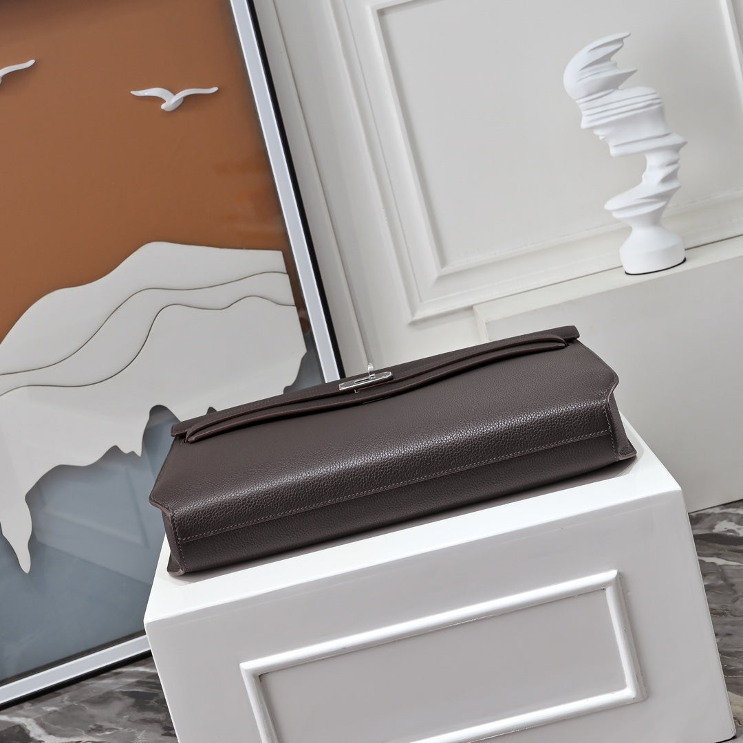 Hermès Kelly Dépêche 36 â€?Coffee Togo Leather Briefcase