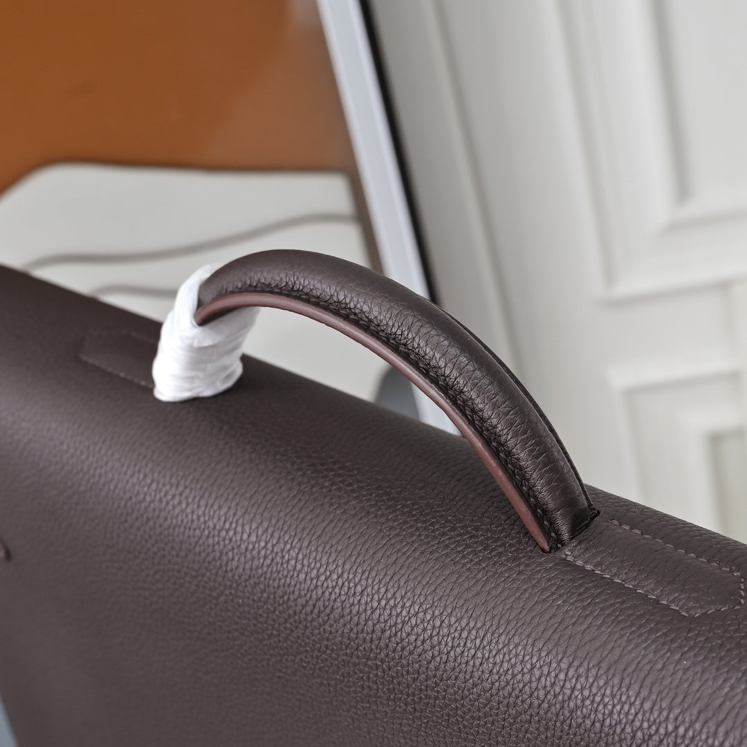 Hermès Kelly Dépêche 36 â€?Coffee Togo Leather Briefcase