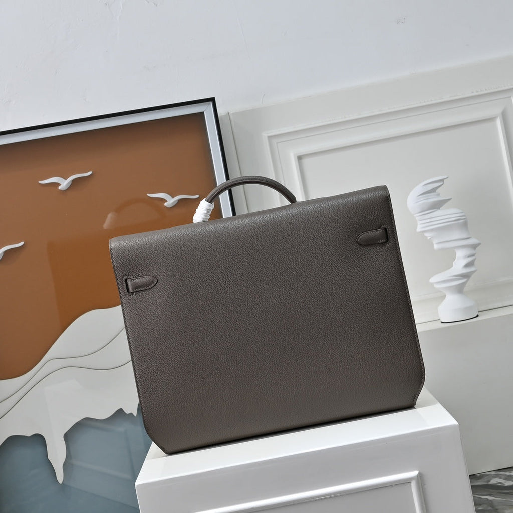 Hermès Kelly Dépêche 36 | Gray Togo | The Iconic Briefcase