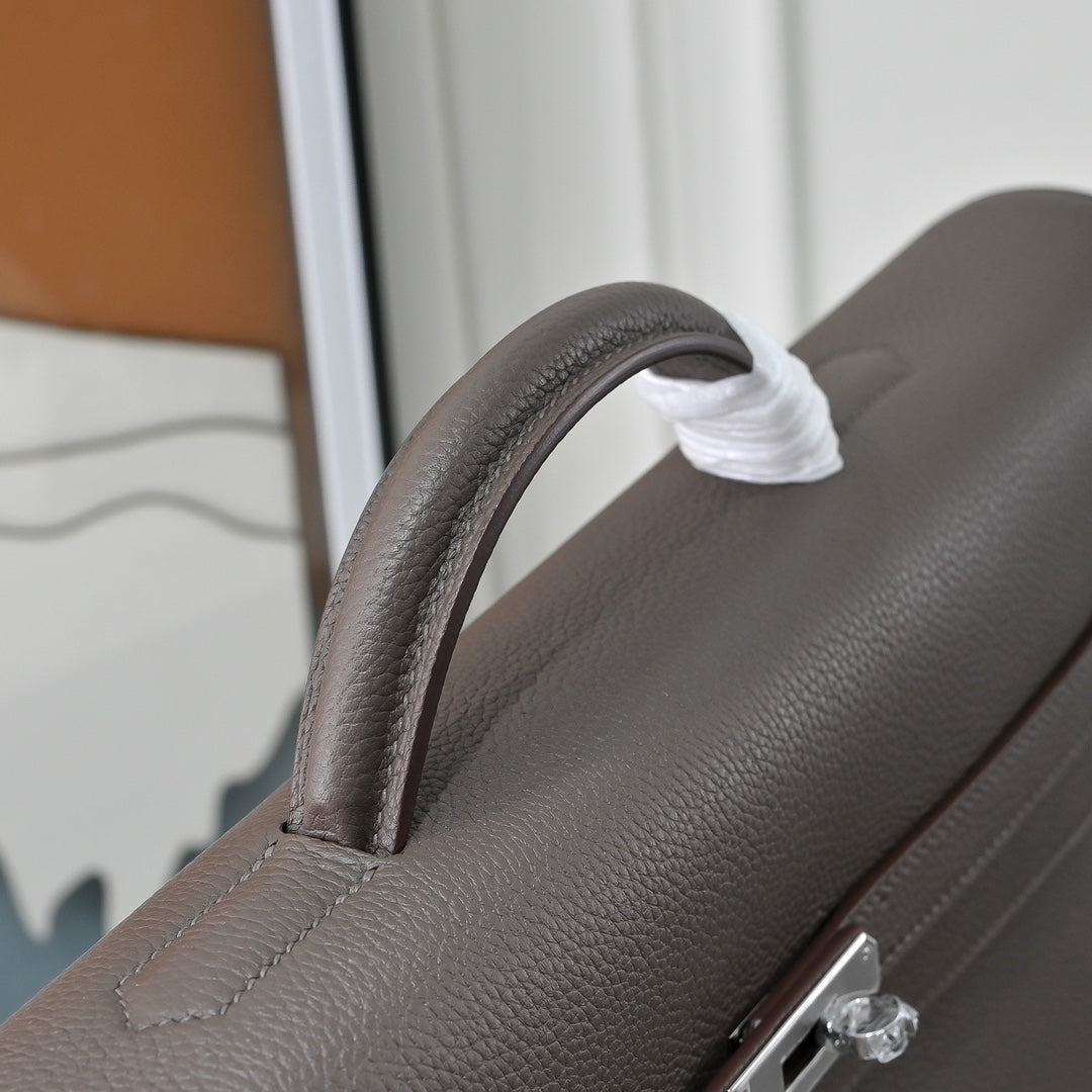 Hermès Kelly Dépêche 36 | Gray Togo | The Iconic Briefcase