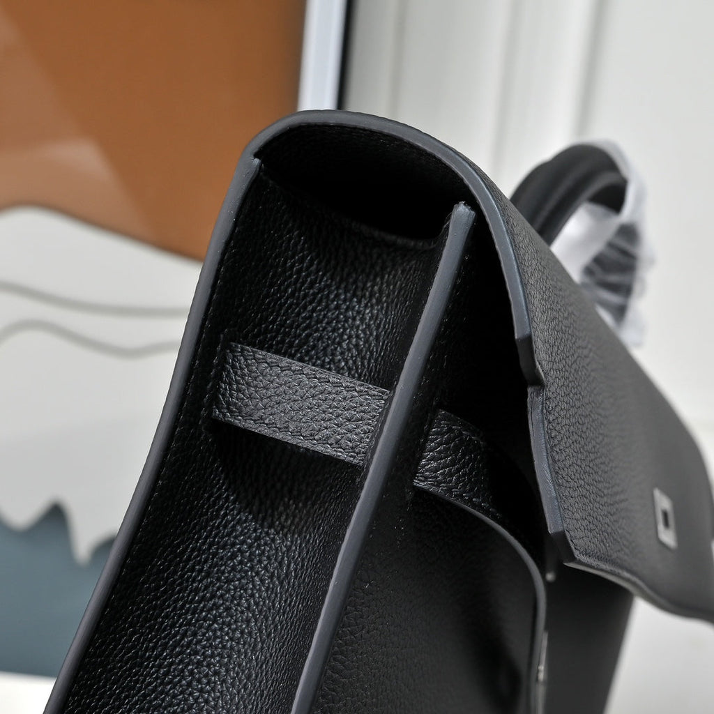 Hermès Kelly Dépêche 36 â€?Hand-stitched Togo Calfskin in Black