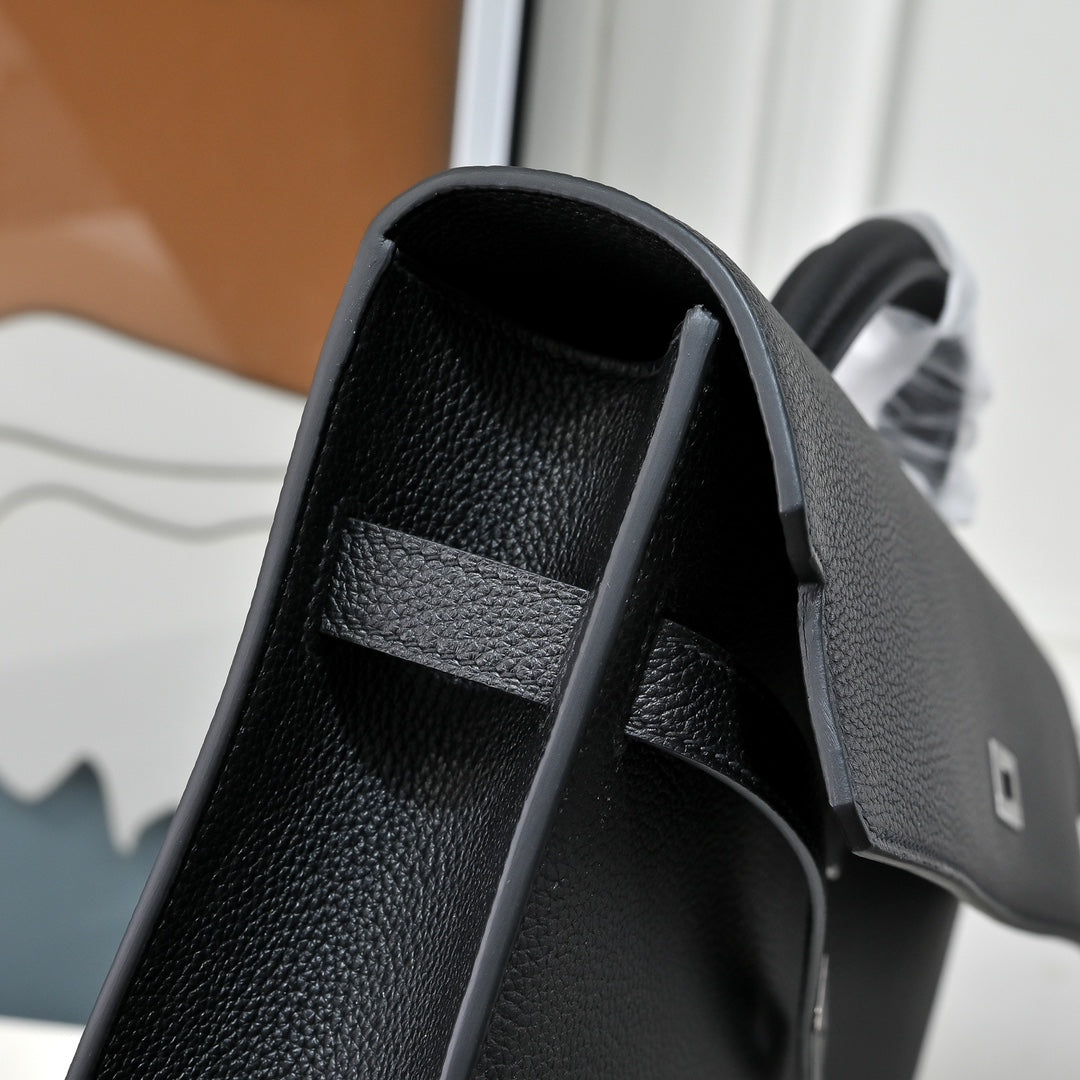Hermès Kelly Dépêche 36 â€?Hand-stitched Togo Calfskin in Black