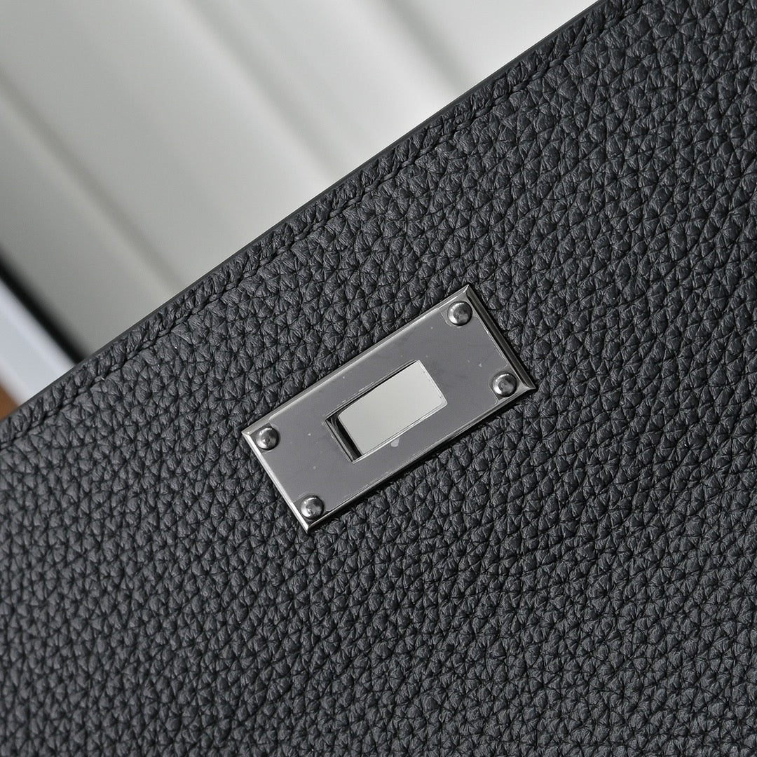Hermès Kelly Dépêche 36 â€?Hand-stitched Togo Calfskin in Black