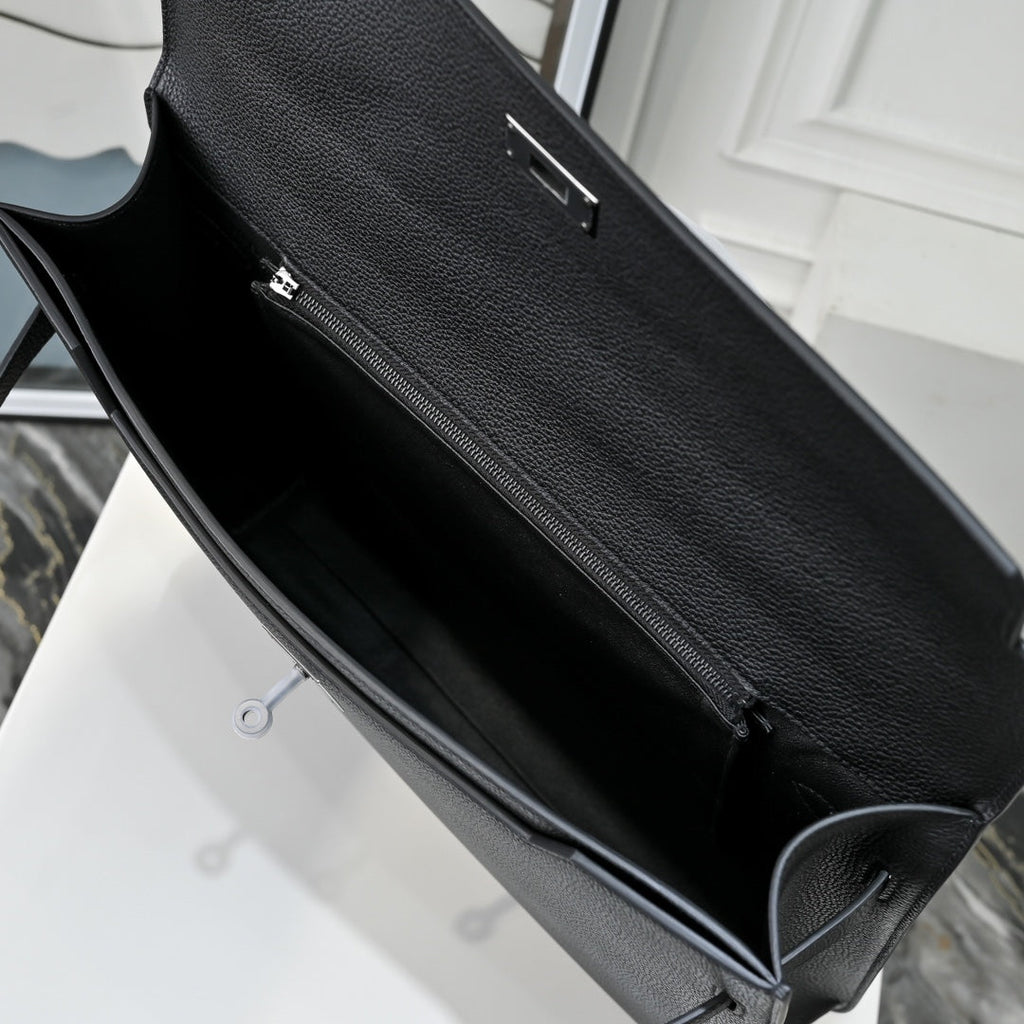 Hermès Kelly Dépêche 36 â€?Hand-stitched Togo Calfskin in Black