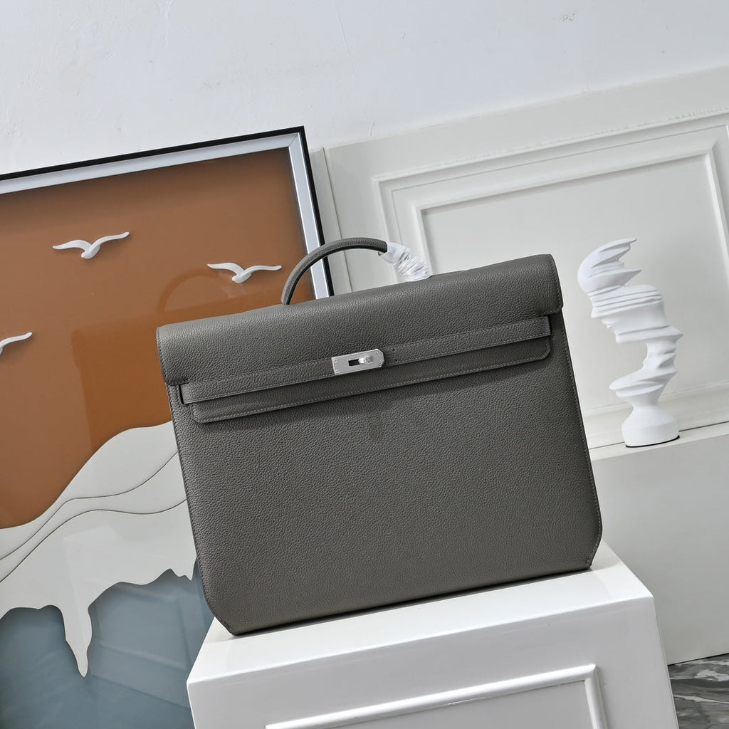 Herm¨¨s Kelly D¨¦p¨ºche 36 dimensions ¨C 36cm width, suitable for A4 documents and 13-inch laptop