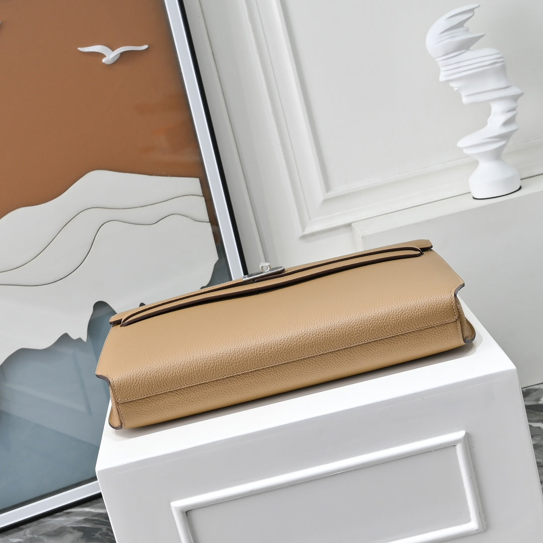 Pre-owned Hermès Kelly Dépêche 36 Briefcase in Apricot Togo Calfskin