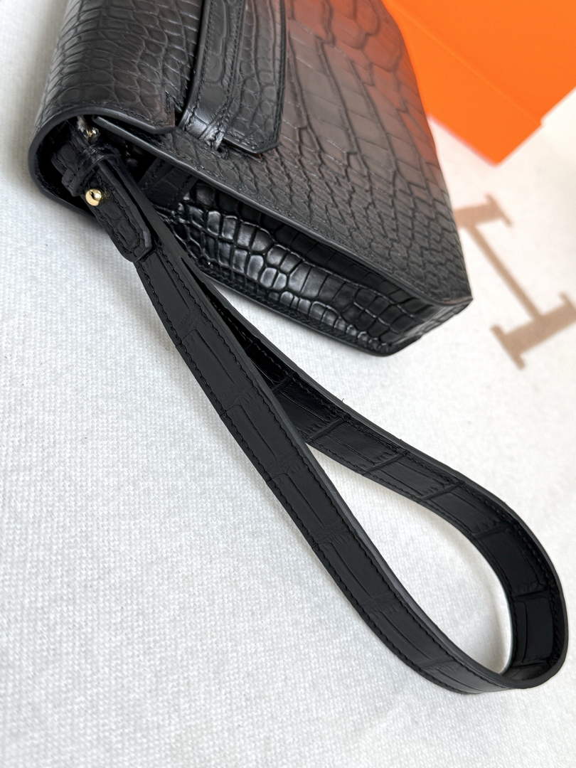Hermès Special Order Sac Dépêches 25 – Black Porosus Crocodile Leather Handheld Clutch - Default Title - View 5
